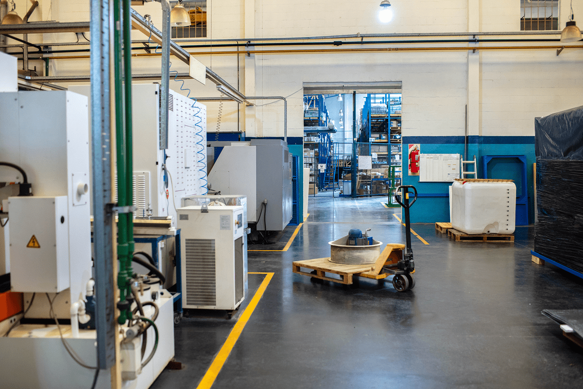 Manufacturing facility with organized layout